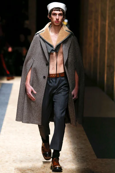 Look 38
